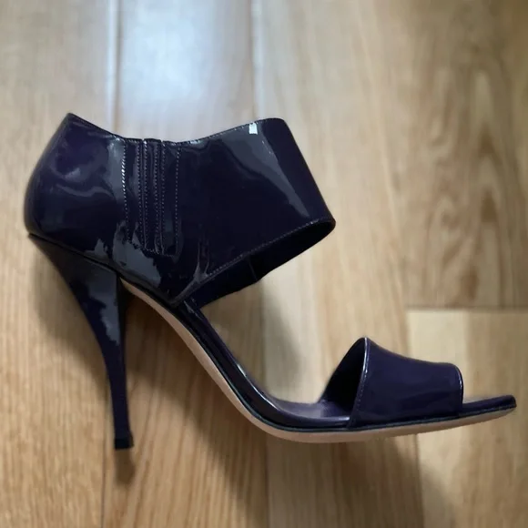 NWOT GUCCI purple patent leather high-heel sandals - Picture 4 of 7